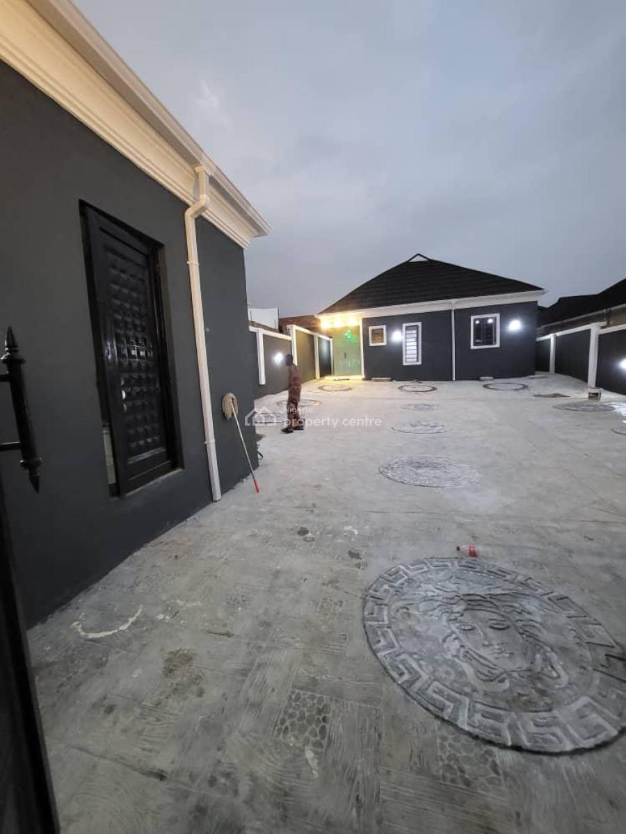 Exclusive 3 Bedroom Bungalow Home Plus Bq and Washing Machine, Elebu, Ibadan, Oyo, House for Sale