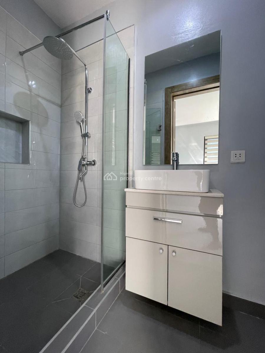 Luxury 4 Bedrooms Maisonette with Bq, Lekki Phase 1, Lekki, Lagos, Flat / Apartment for Sale