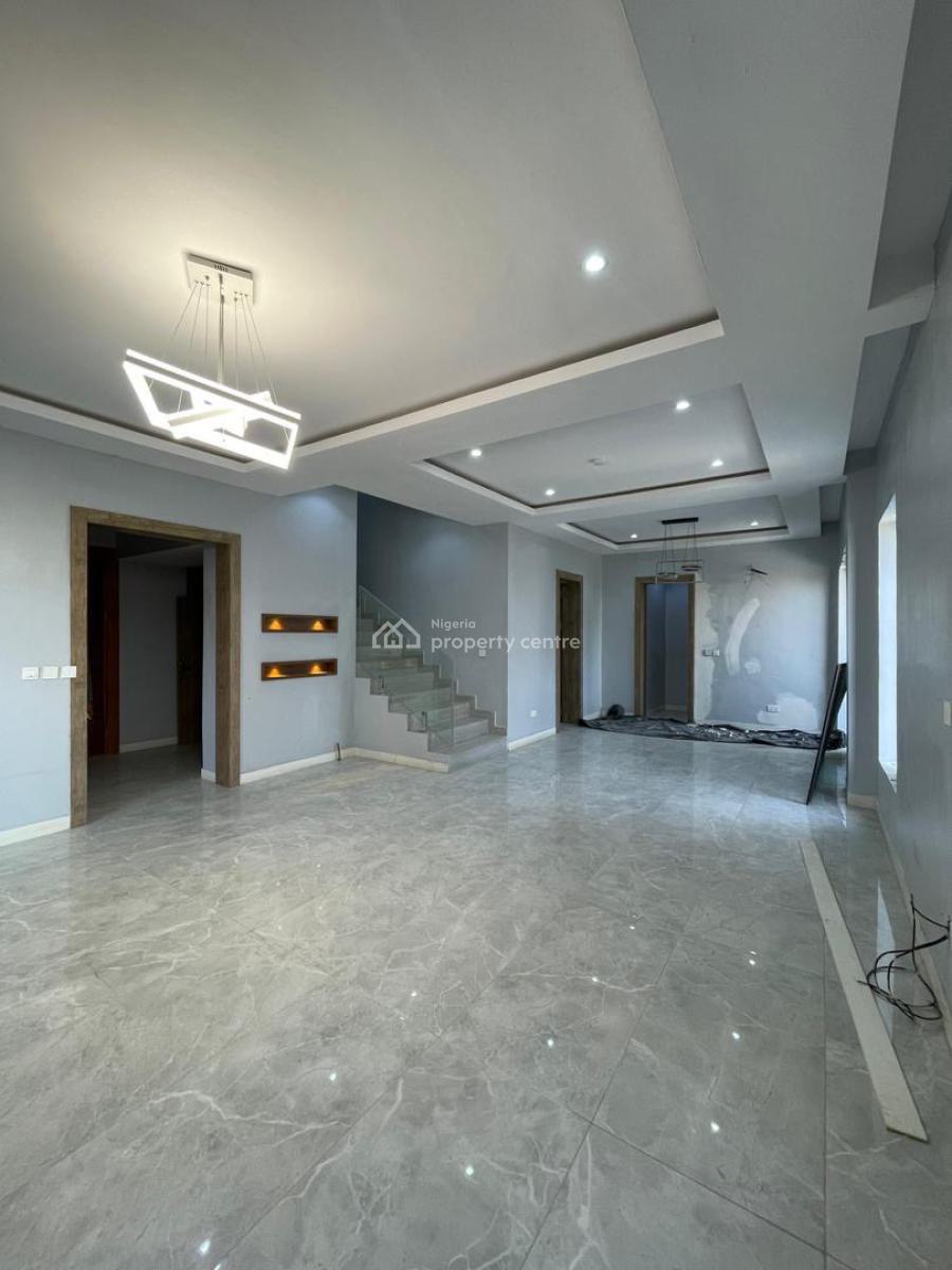 Luxury 4 Bedrooms Maisonette with Bq, Lekki Phase 1, Lekki, Lagos, Flat / Apartment for Sale