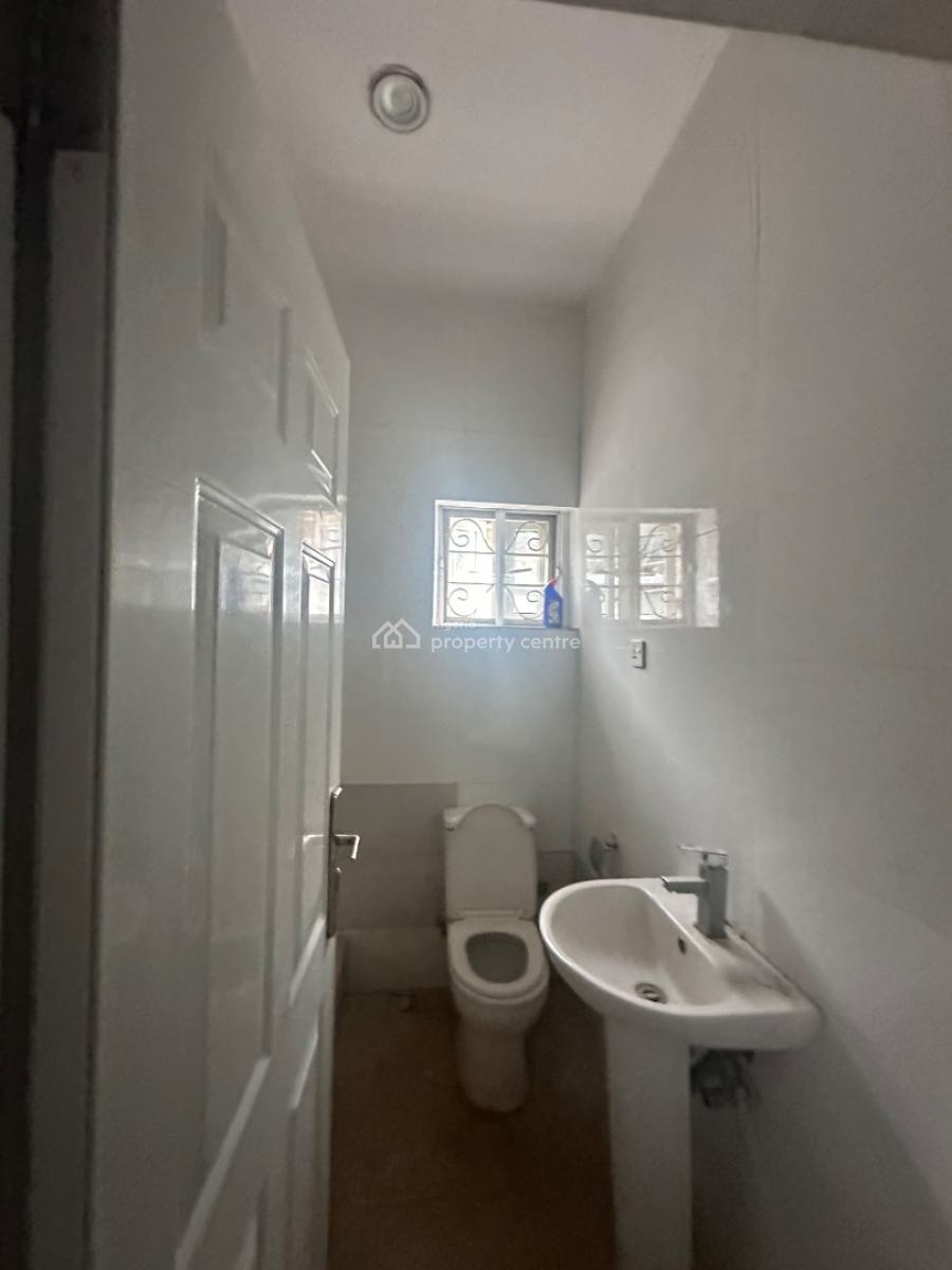 Excellent Spacious 3 Bedroom Bungalow Standalone with Bq, Standard Estate, Galadimawa, Abuja, Detached Bungalow for Rent