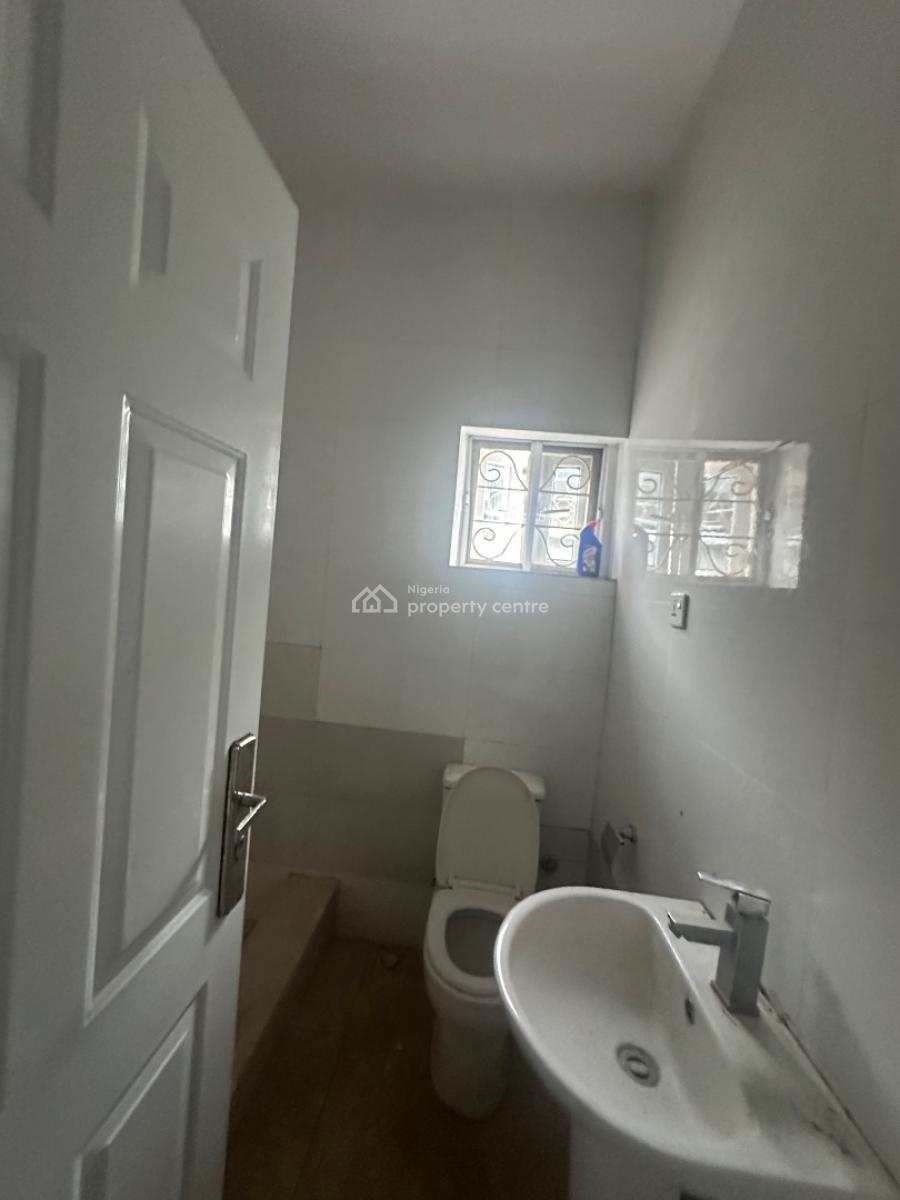 Excellent Spacious 3 Bedroom Bungalow Standalone with Bq, Standard Estate, Galadimawa, Abuja, Detached Bungalow for Rent