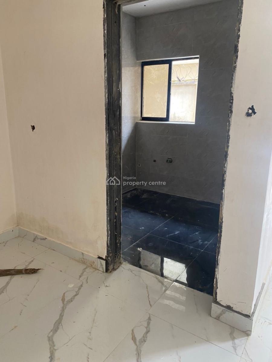 Spacious Mini Flat at Lekki Phase 1, Off Admiralty Way Lekki Phase 1 Lekki Lagos, Lekki Phase 1, Lekki, Lagos, Mini Flat (room and Parlour) for Rent