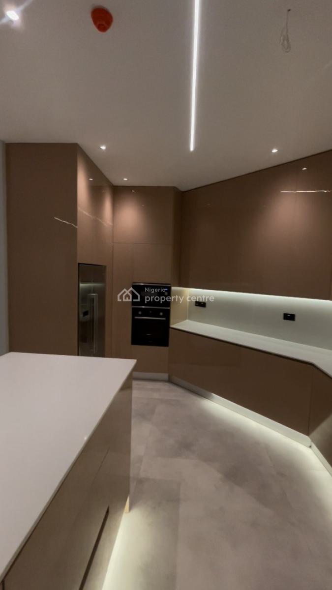 Direct Brief:spacious Luxury 3 Bedroom Apartment with Bq, Off Bisola Durosimi Etti, Lekki Phase 1, Lekki, Lagos, Flat / Apartment for Sale