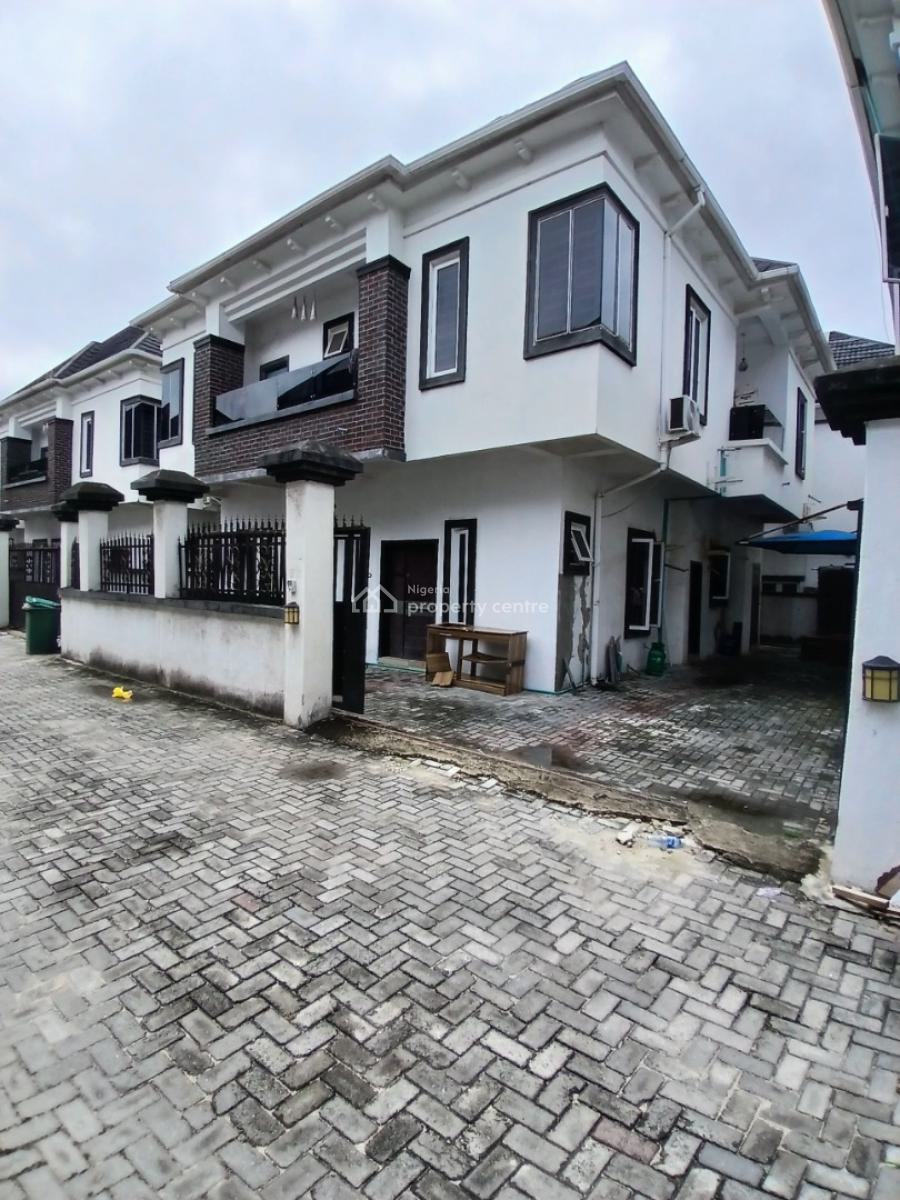 a Standard Room in a Shared Apartment, Osapa, Lekki, Lagos, Flat / Apartment for Rent