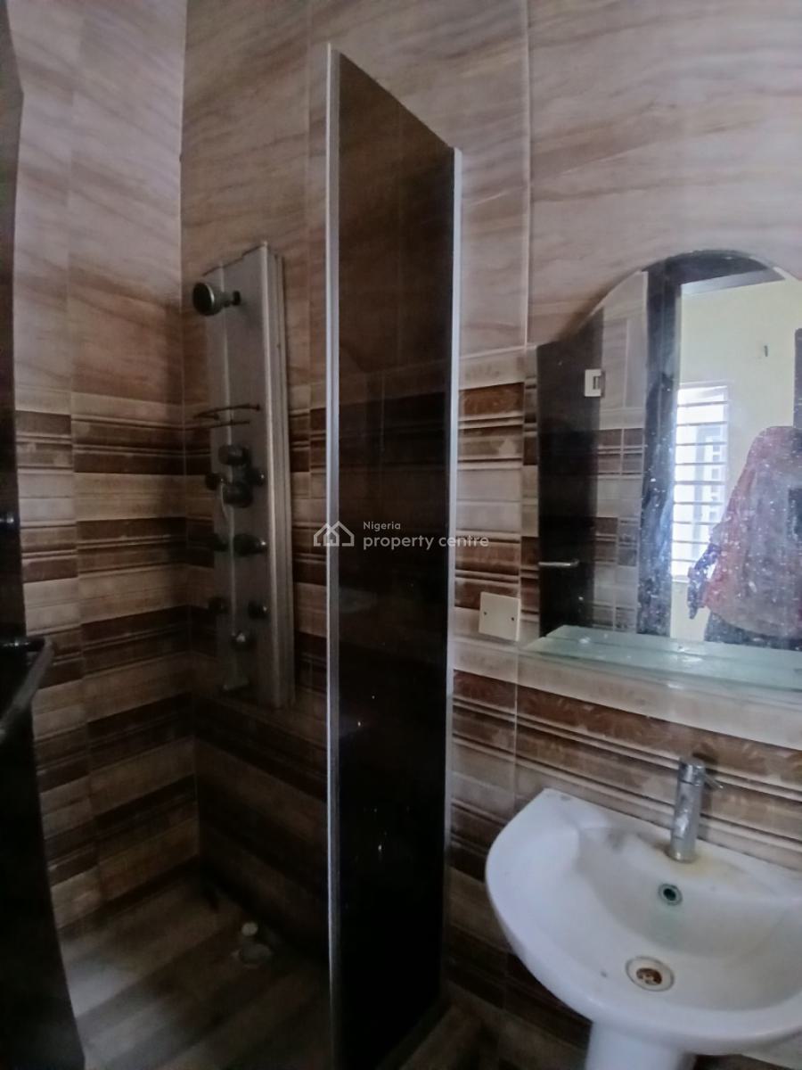a Standard Room in a Shared Apartment, Osapa, Lekki, Lagos, Flat / Apartment for Rent