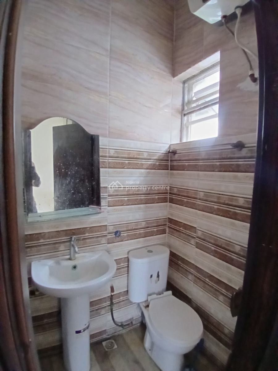 a Standard Room in a Shared Apartment, Osapa, Lekki, Lagos, Flat / Apartment for Rent