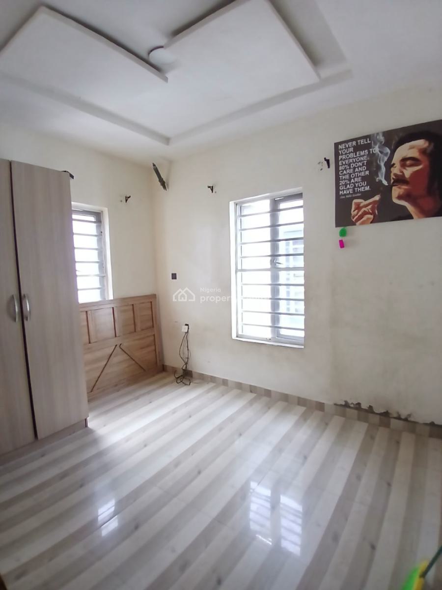 a Standard Room in a Shared Apartment, Osapa, Lekki, Lagos, Flat / Apartment for Rent