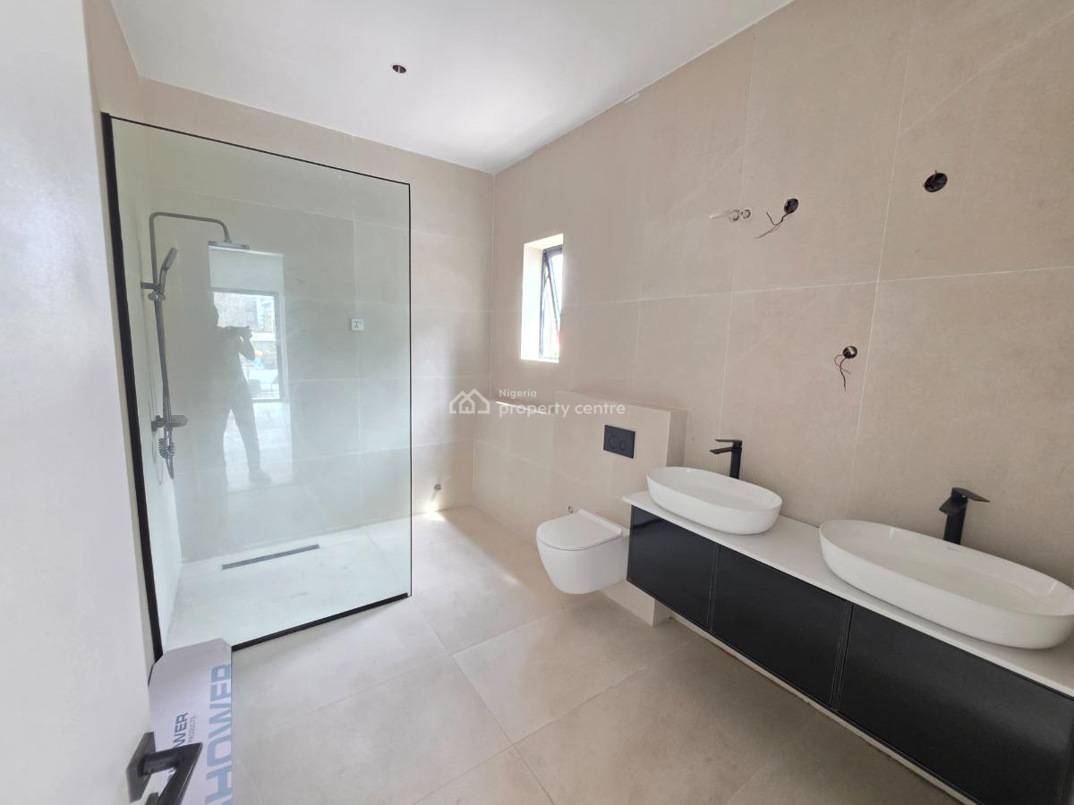 Spacious Luxury 2 Bedroom Apartment with Bq, Off Bisola Durosimi Etti, Lekki Phase 1, Lekki, Lagos, Flat / Apartment for Sale