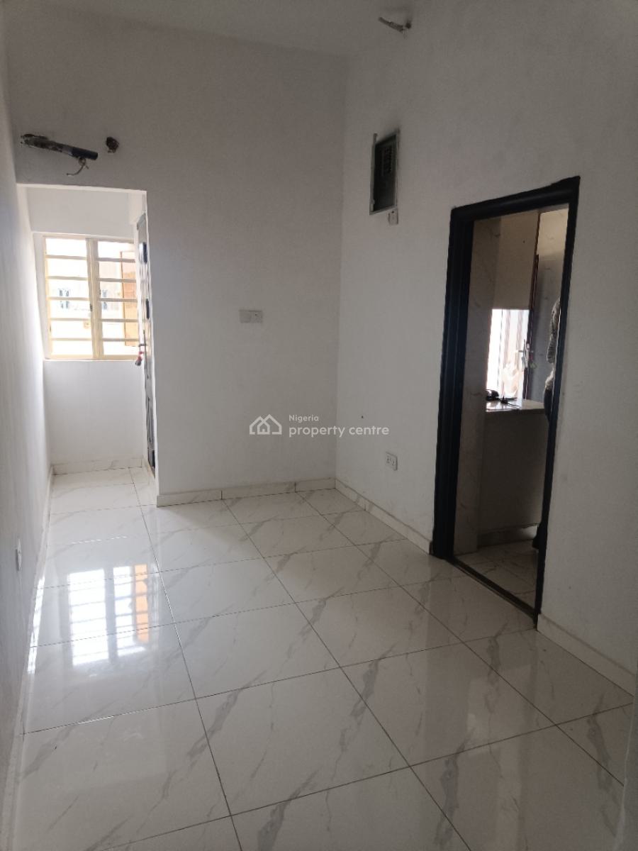 Spacious 2 Bedroom Ensuite, Kayfarm Estate, Obawole, Ogba, Ikeja, Lagos, Flat / Apartment for Sale