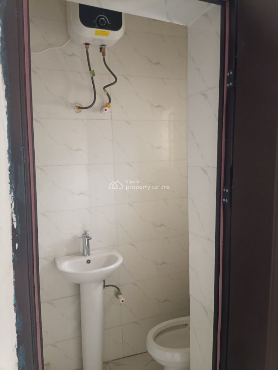 Spacious 2 Bedroom Ensuite, Kayfarm Estate, Obawole, Ogba, Ikeja, Lagos, Flat / Apartment for Sale