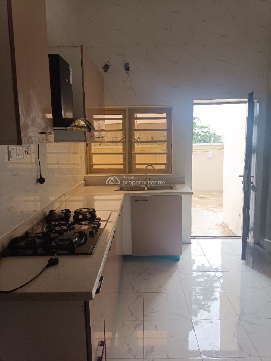 Spacious 2 Bedroom Ensuite, Kayfarm Estate, Obawole, Ogba, Ikeja, Lagos, Flat / Apartment for Sale