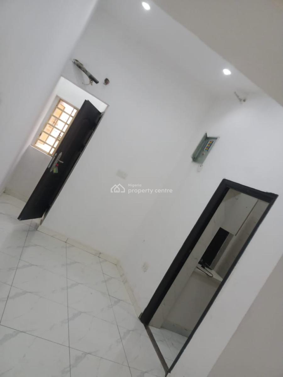 Spacious 2 Bedroom Ensuite, Kayfarm Estate, Obawole, Ogba, Ikeja, Lagos, Flat / Apartment for Sale