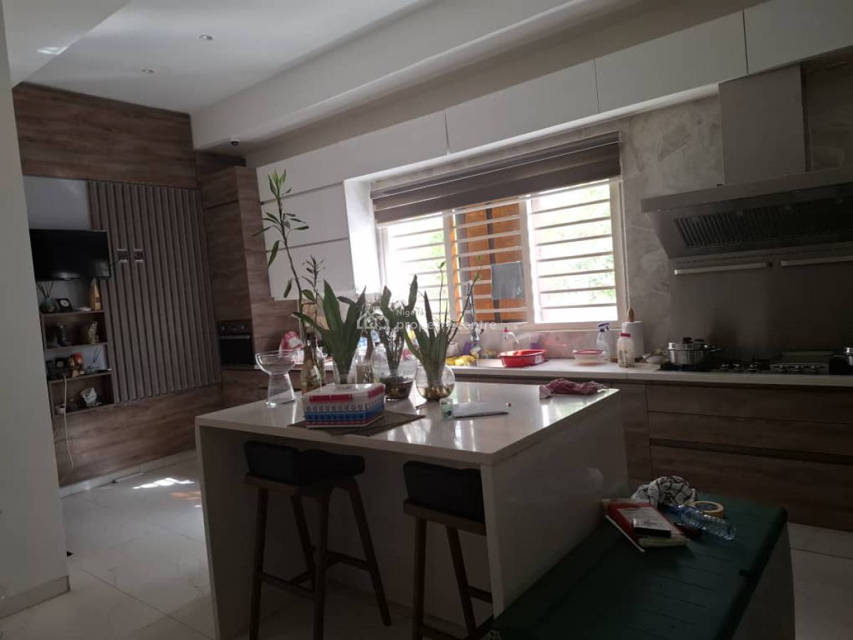 Completely Serviced and Furnished Seven Bedrooms Detached Duplex, Guzape District, Abuja, Detached Duplex for Sale