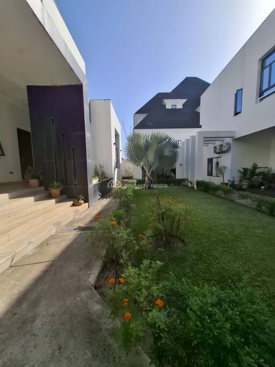 Completely Serviced and Furnished Seven Bedrooms Detached Duplex, Guzape District, Abuja, Detached Duplex for Sale