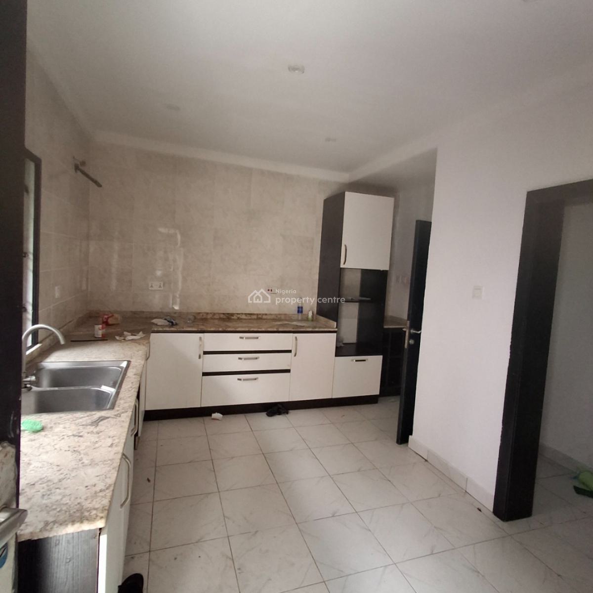 Three Bedroom Apartment, Lafiaji, Lekki, Lagos, Flat / Apartment for Rent