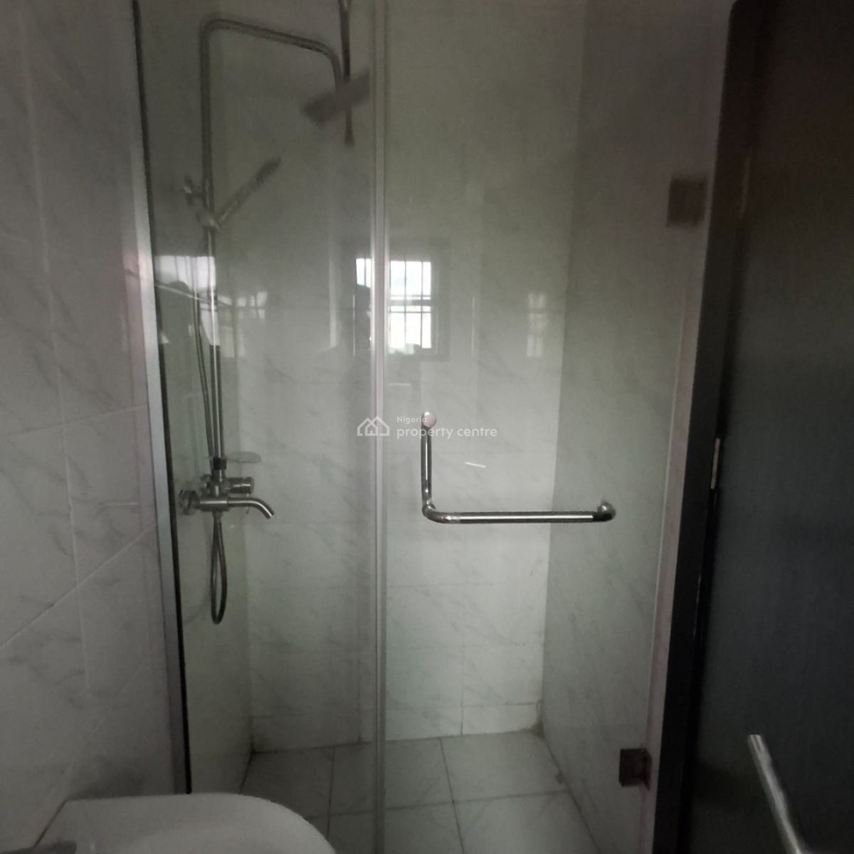 Three Bedroom Apartment, Lafiaji, Lekki, Lagos, Flat / Apartment for Rent