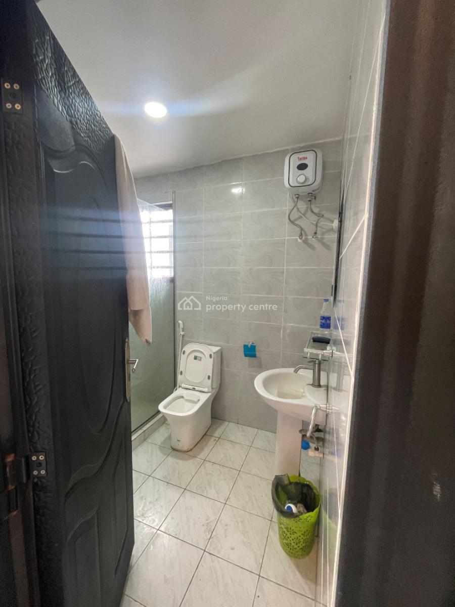 Spacious Partly Furnished 2 Bedroom Apartment, Ologolo, Lekki, Lagos, Flat / Apartment for Sale