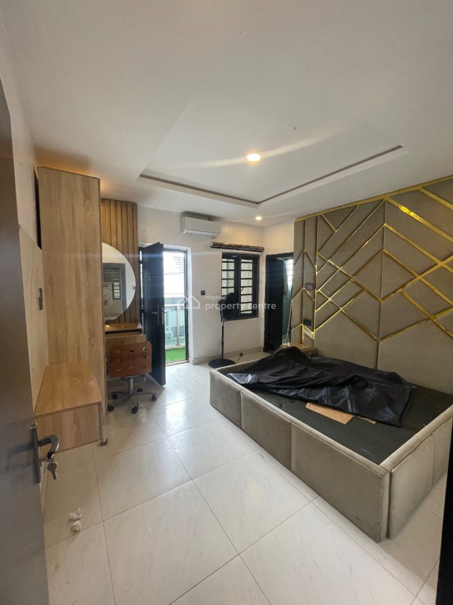 Spacious Partly Furnished 2 Bedroom Apartment, Ologolo, Lekki, Lagos, Flat / Apartment for Sale