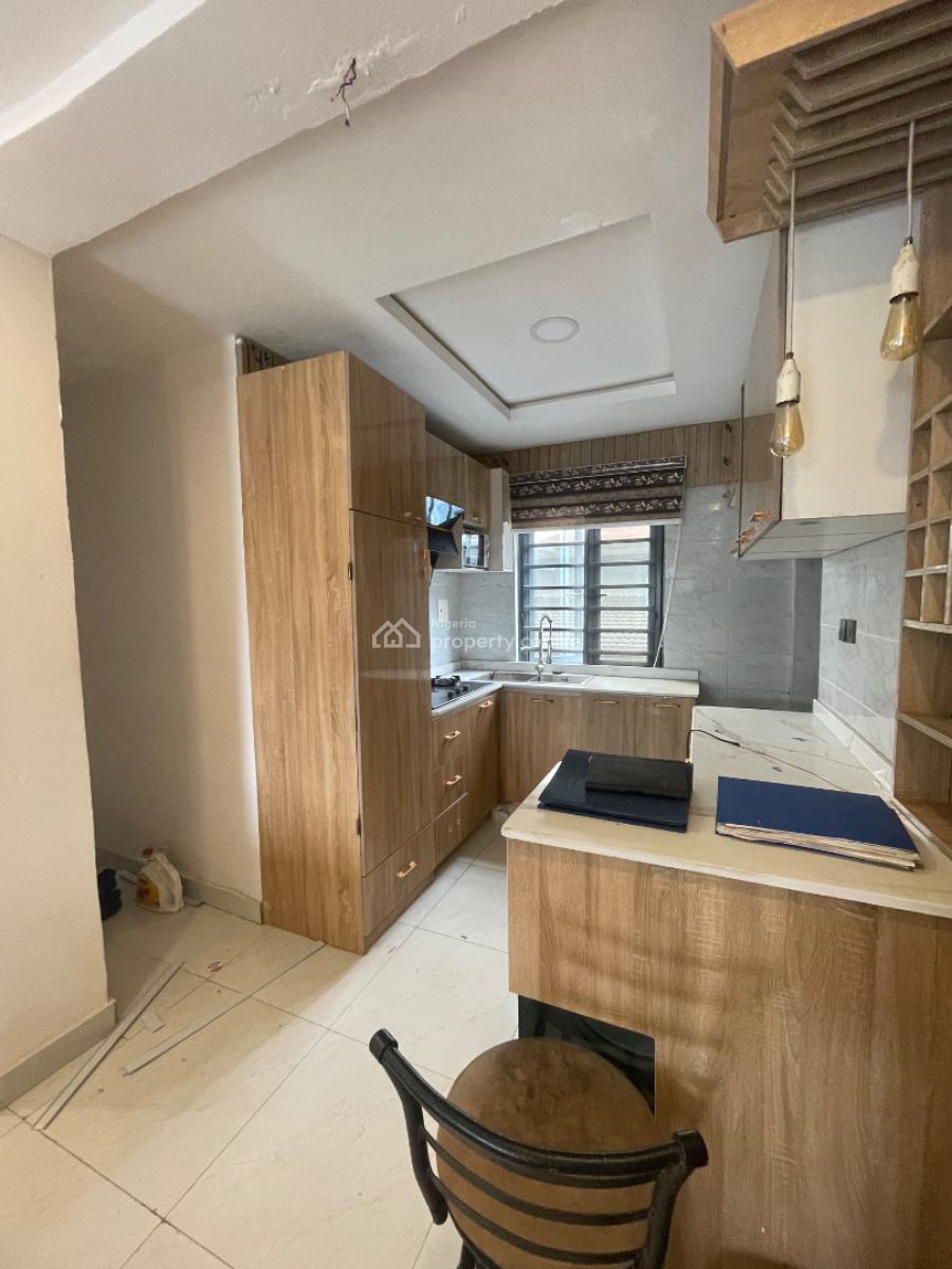 Spacious Partly Furnished 2 Bedroom Apartment, Ologolo, Lekki, Lagos, Flat / Apartment for Sale