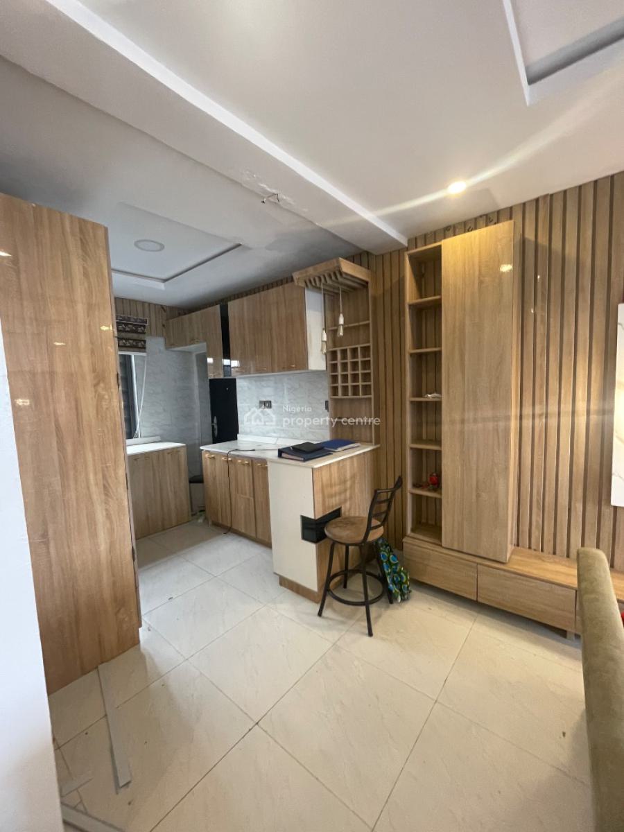 Spacious Partly Furnished 2 Bedroom Apartment, Ologolo, Lekki, Lagos, Flat / Apartment for Sale