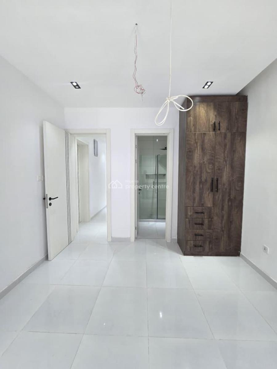 Modern 2-bedroom Apartments with Premium Amenities, Ologolo, Lekki, Lagos, Block of Flats for Sale