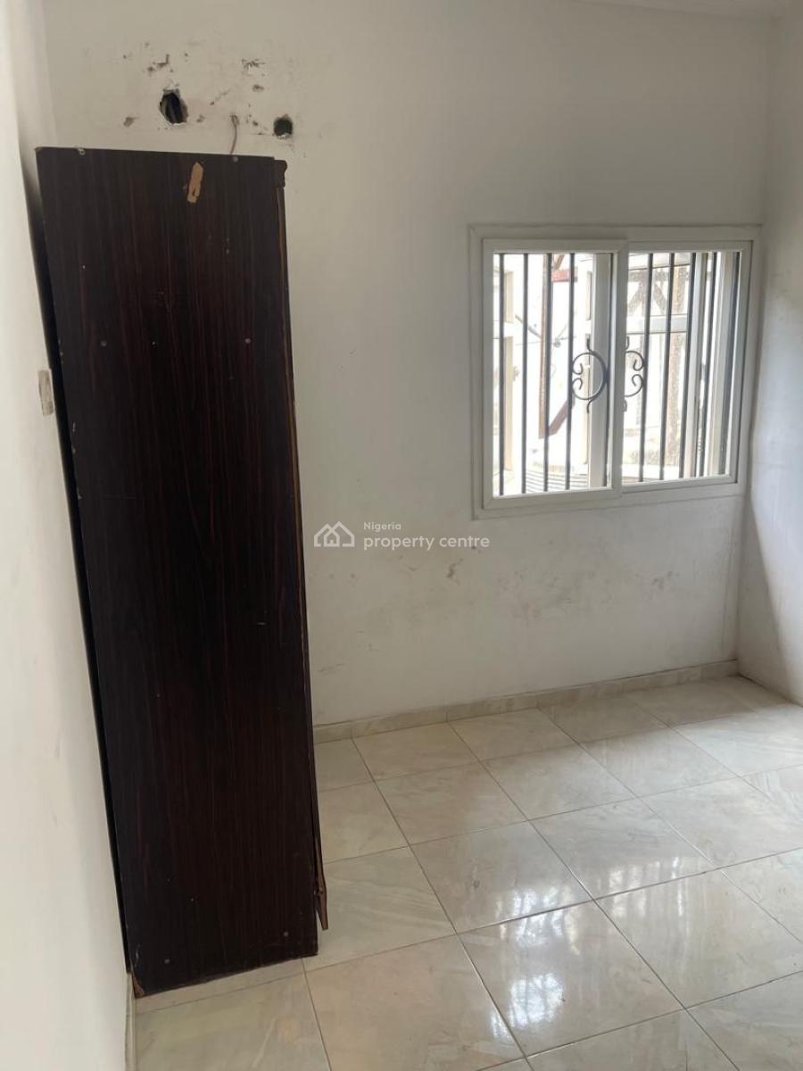 Executive Serviced Studio Upstairs Apartment, Off Omorinre Johnson, Lekki Phase 1, Lekki, Lagos, Self Contain (single Rooms) for Rent