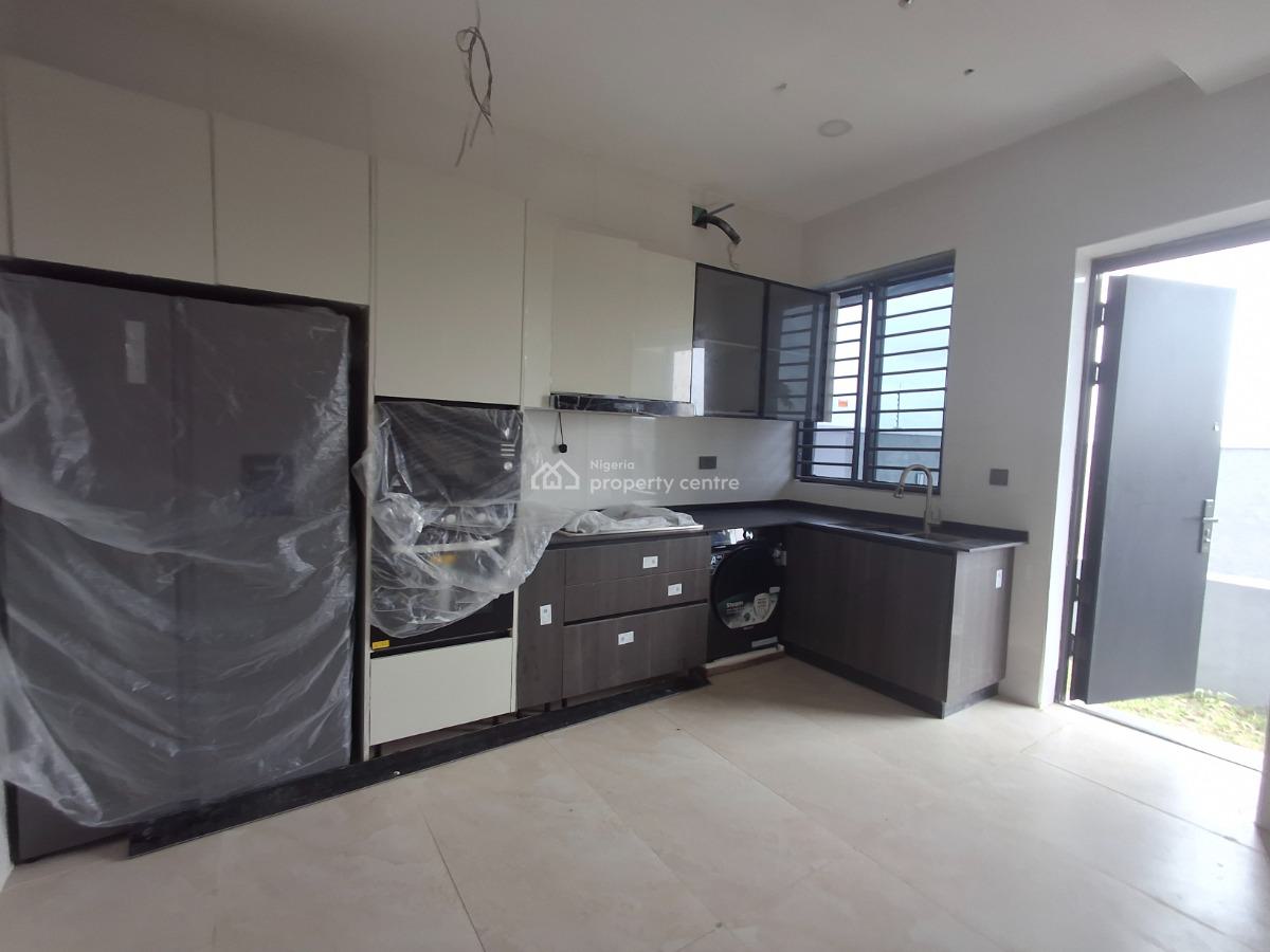 5 Bedroom Semi-detached House, Lekki Phase 1, Lekki, Lagos, House for Sale