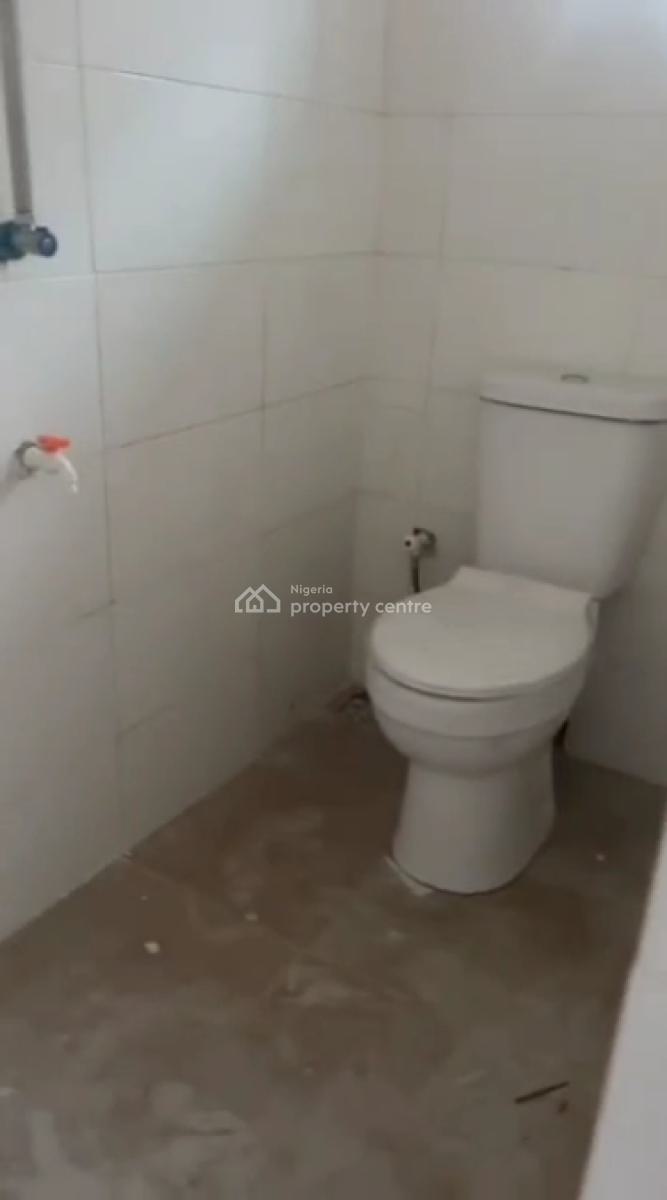 Spacious Recently Renovated 3 Bedroom Flat Apartment, Sabo, Yaba, Lagos, Flat / Apartment for Rent