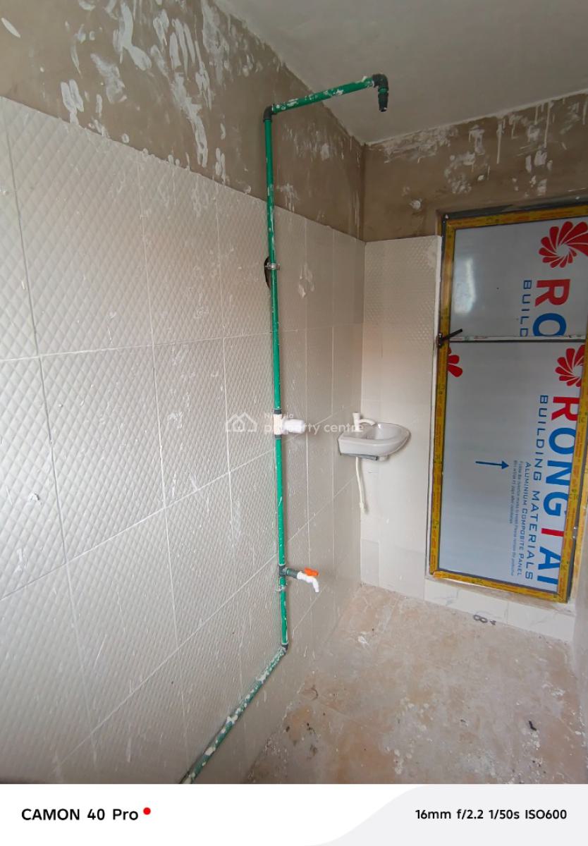 Portable 2 Bedroom Flat in a Central Environment, Oyebajo, Fadeyi, Shomolu, Lagos, Flat / Apartment for Rent