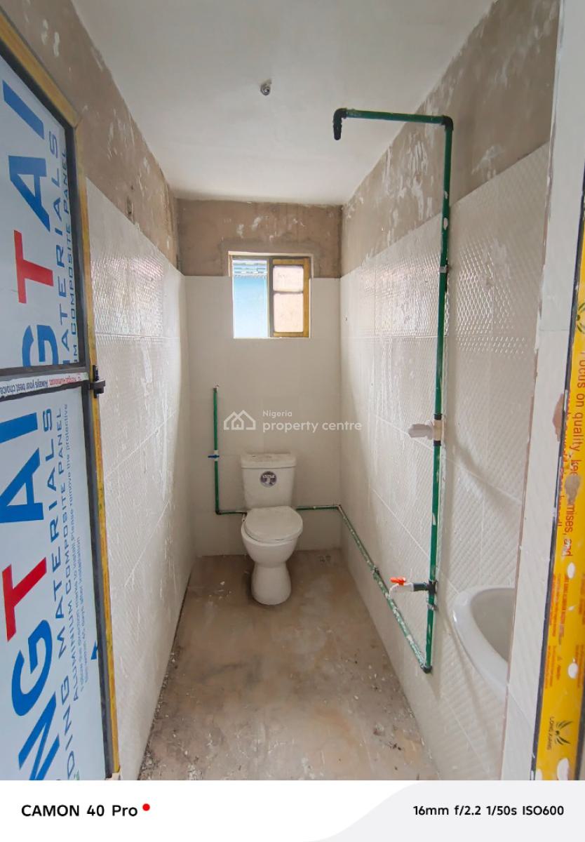 Portable 2 Bedroom Flat in a Central Environment, Oyebajo, Fadeyi, Shomolu, Lagos, Flat / Apartment for Rent