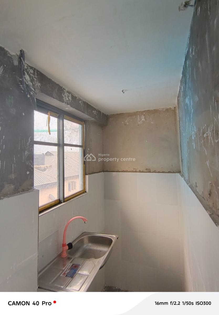 Portable 2 Bedroom Flat in a Central Environment, Oyebajo, Fadeyi, Shomolu, Lagos, Flat / Apartment for Rent