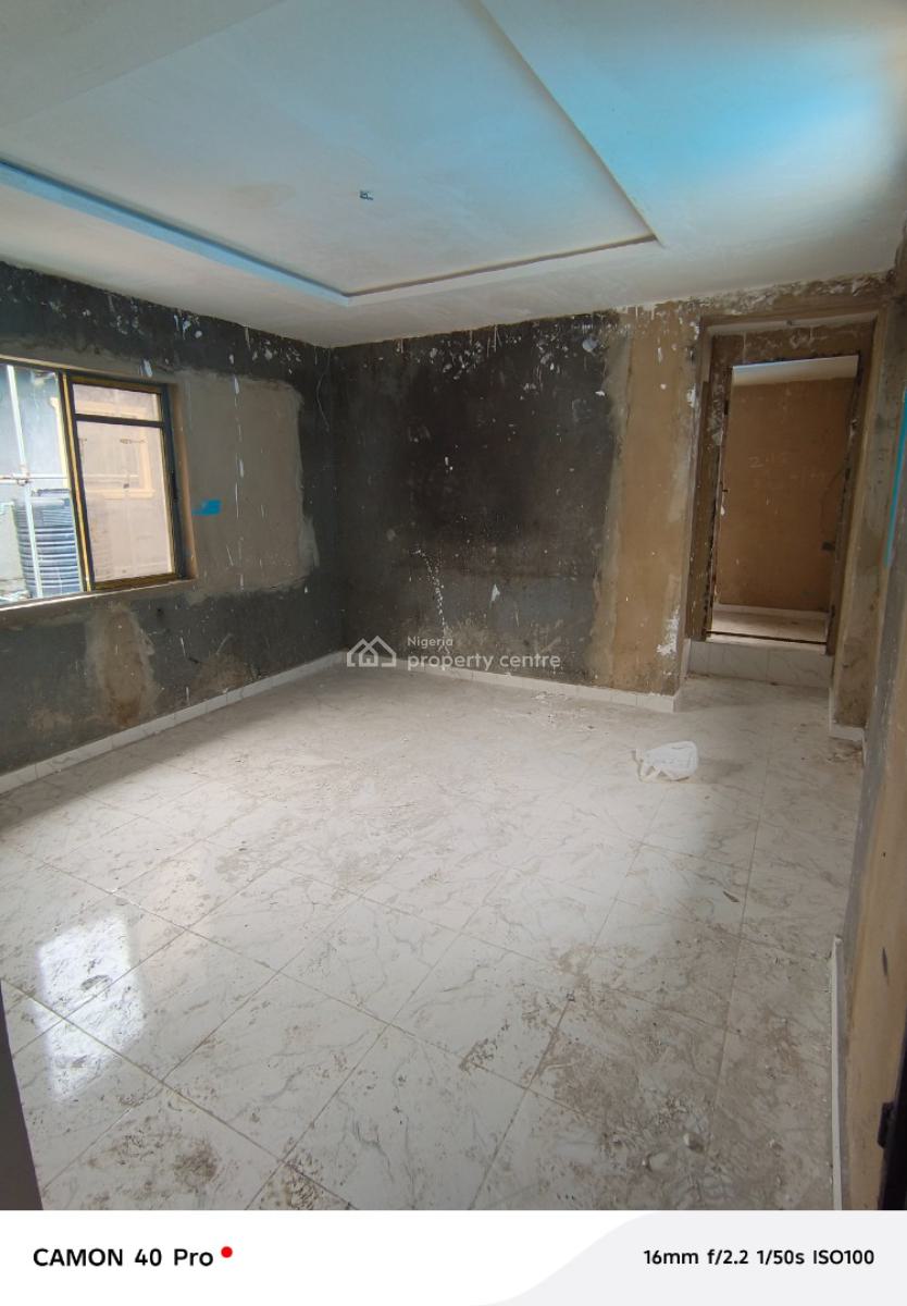 Portable 2 Bedroom Flat in a Central Environment, Oyebajo, Fadeyi, Shomolu, Lagos, Flat / Apartment for Rent