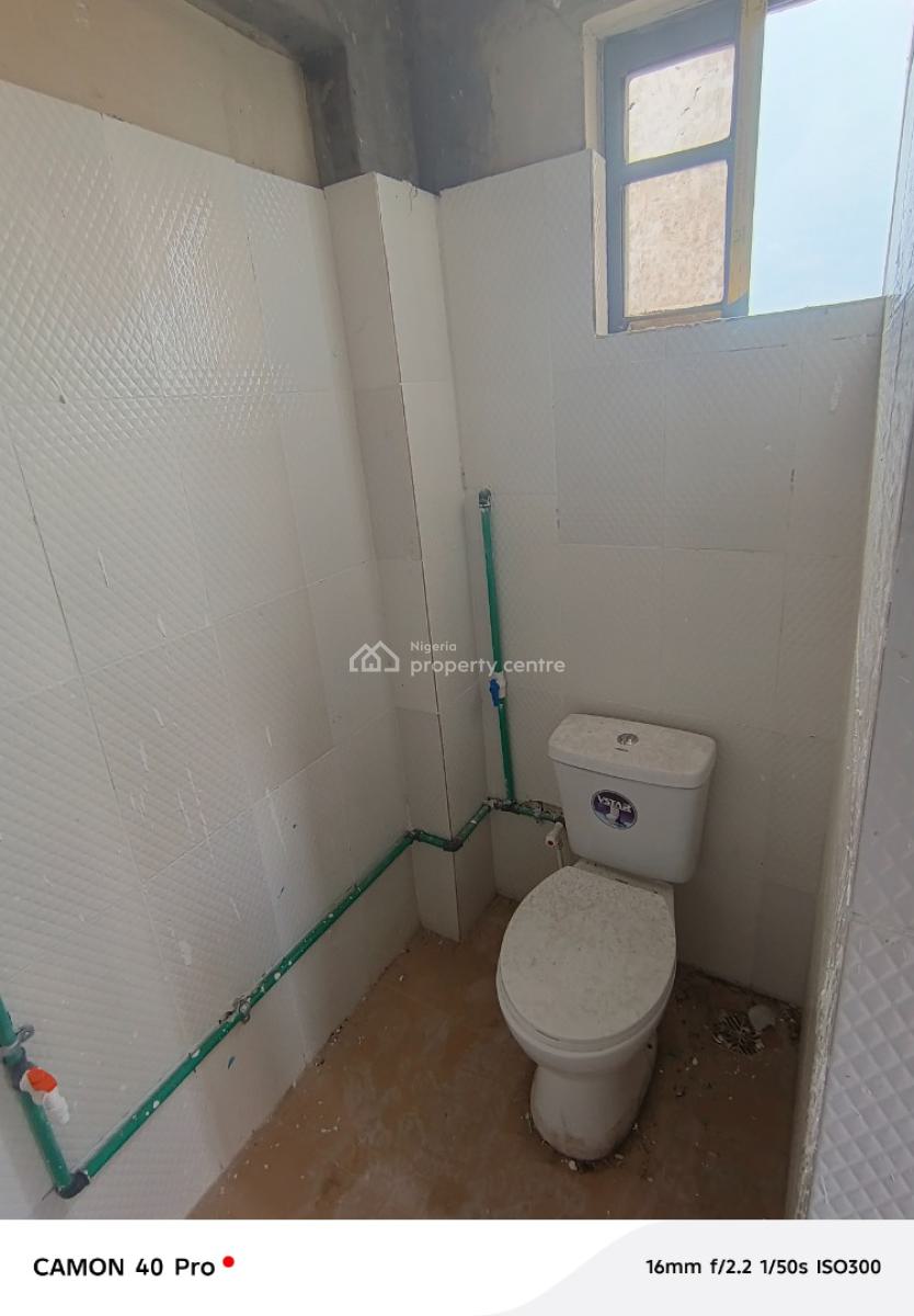 Portable 2 Bedroom Flat in a Central Environment, Oyebajo, Fadeyi, Shomolu, Lagos, Flat / Apartment for Rent