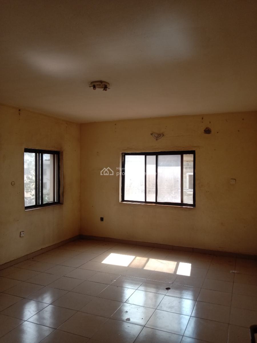 Spacious Four Bedroom Flat, Zone 2, Wuse, Abuja, Flat / Apartment for Rent