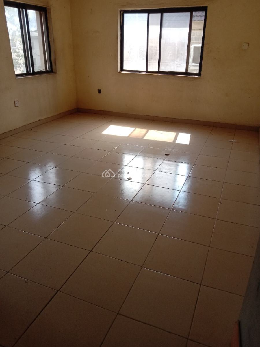 Spacious Four Bedroom Flat, Zone 2, Wuse, Abuja, Flat / Apartment for Rent