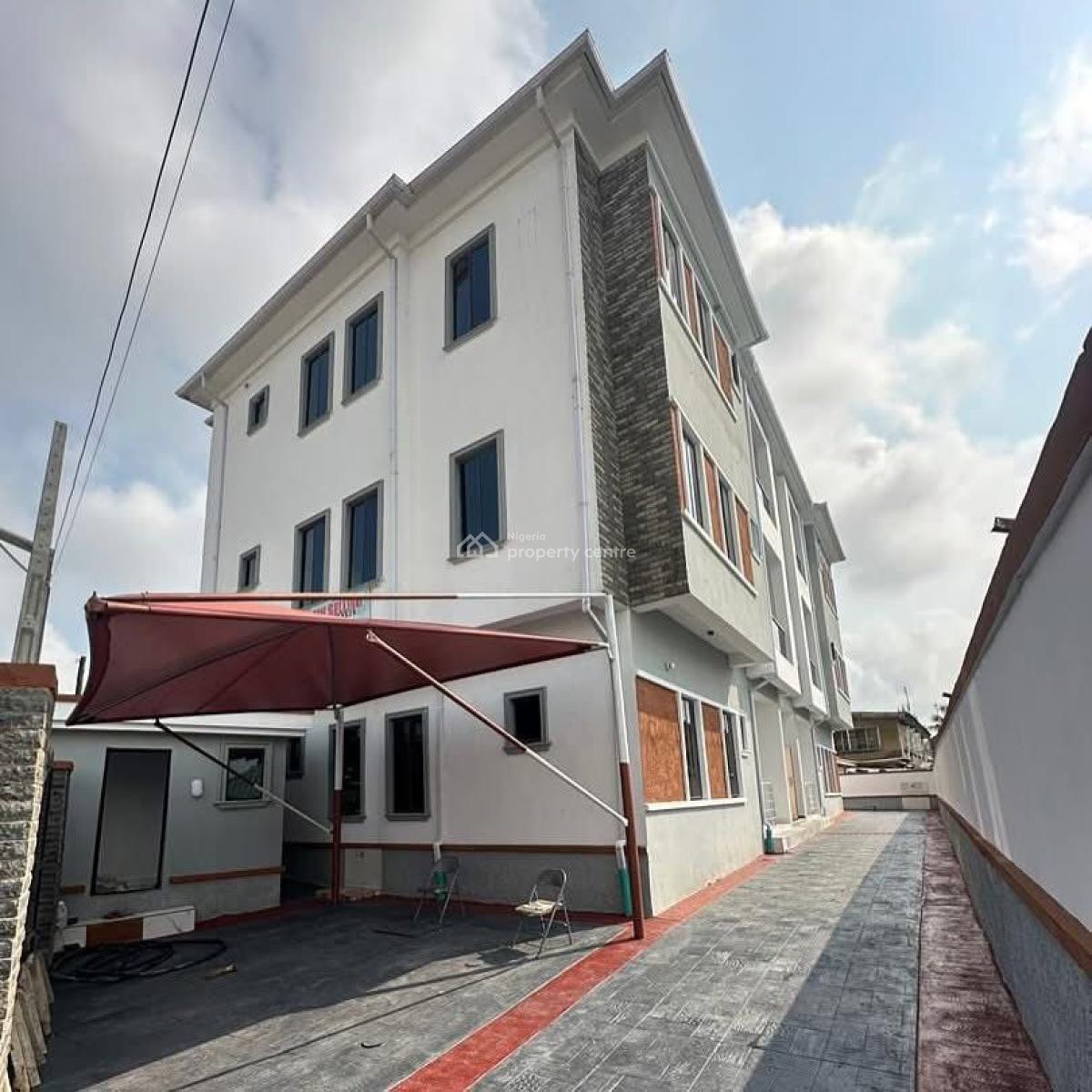 New 3 Bedroom Flat in Good Area, Surulere, Lagos, Block of Flats for Sale