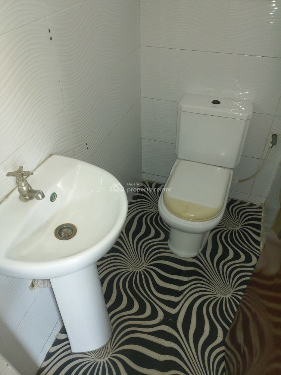 5 Bedroom Duplex, Gra Phase 1, Magodo, Lagos, Flat / Apartment for Rent