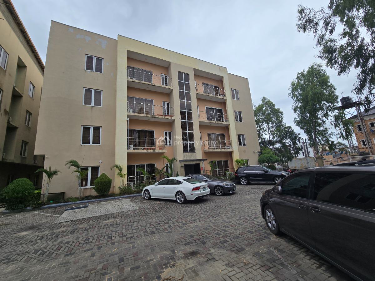Well Located&fully Serviced 3 Bedroom Apartment with Swimming Pool&gym, Off Oniru Market Road, Lekki Phase 1, Lekki, Lagos, Flat / Apartment for Rent