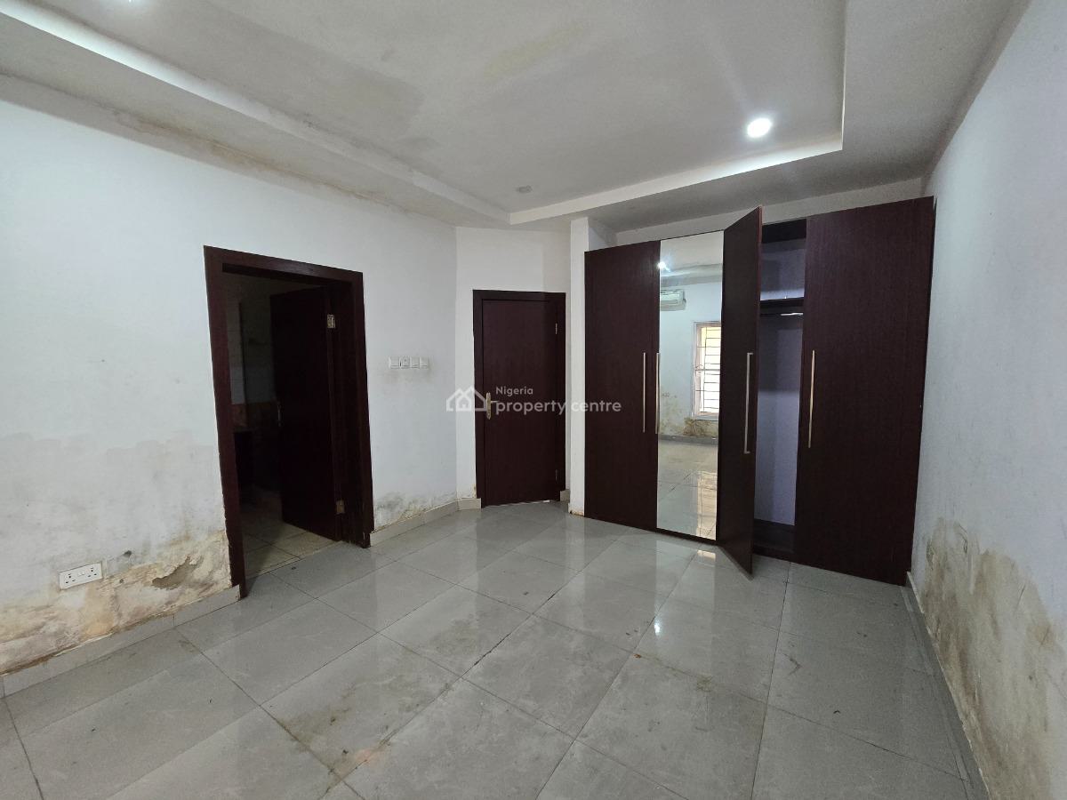 Well Located&fully Serviced 3 Bedroom Apartment with Swimming Pool&gym, Off Oniru Market Road, Lekki Phase 1, Lekki, Lagos, Flat / Apartment for Rent