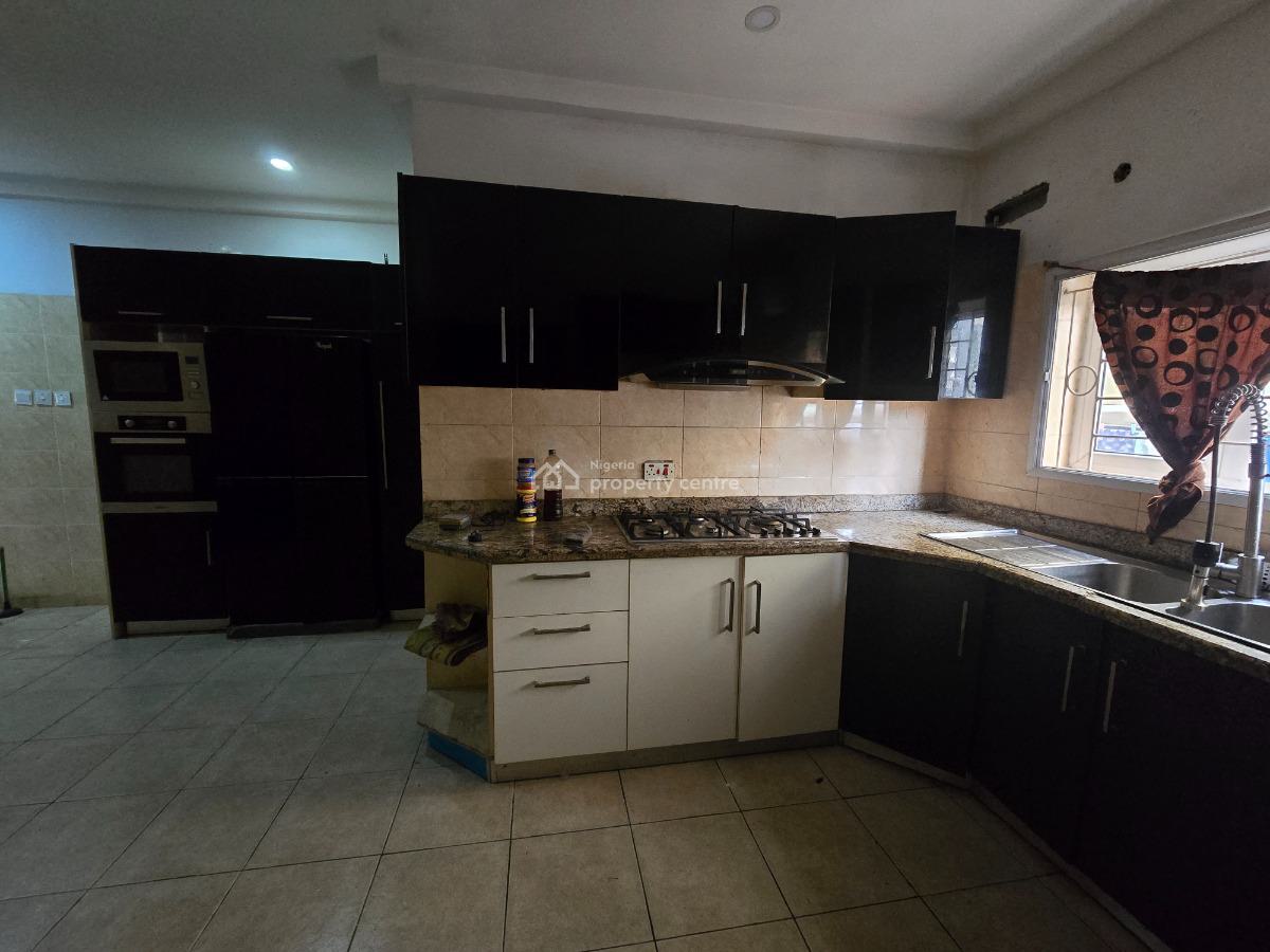 Well Located&fully Serviced 3 Bedroom Apartment with Swimming Pool&gym, Off Oniru Market Road, Lekki Phase 1, Lekki, Lagos, Flat / Apartment for Rent
