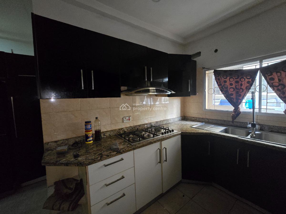 Well Located&fully Serviced 3 Bedroom Apartment with Swimming Pool&gym, Off Oniru Market Road, Lekki Phase 1, Lekki, Lagos, Flat / Apartment for Rent