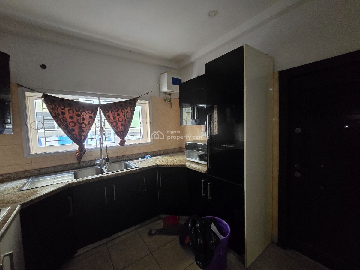 Well Located&fully Serviced 3 Bedroom Apartment with Swimming Pool&gym, Off Oniru Market Road, Lekki Phase 1, Lekki, Lagos, Flat / Apartment for Rent