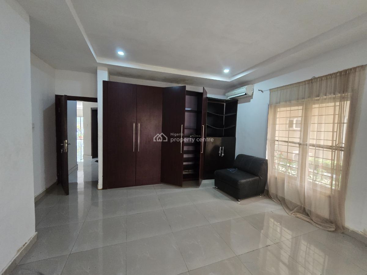 Well Located&fully Serviced 3 Bedroom Apartment with Swimming Pool&gym, Off Oniru Market Road, Lekki Phase 1, Lekki, Lagos, Flat / Apartment for Rent