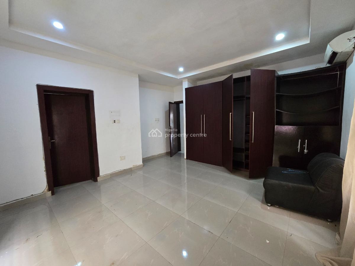 Well Located&fully Serviced 3 Bedroom Apartment with Swimming Pool&gym, Off Oniru Market Road, Lekki Phase 1, Lekki, Lagos, Flat / Apartment for Rent