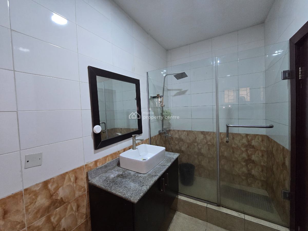 Well Located&fully Serviced 3 Bedroom Apartment with Swimming Pool&gym, Off Oniru Market Road, Lekki Phase 1, Lekki, Lagos, Flat / Apartment for Rent
