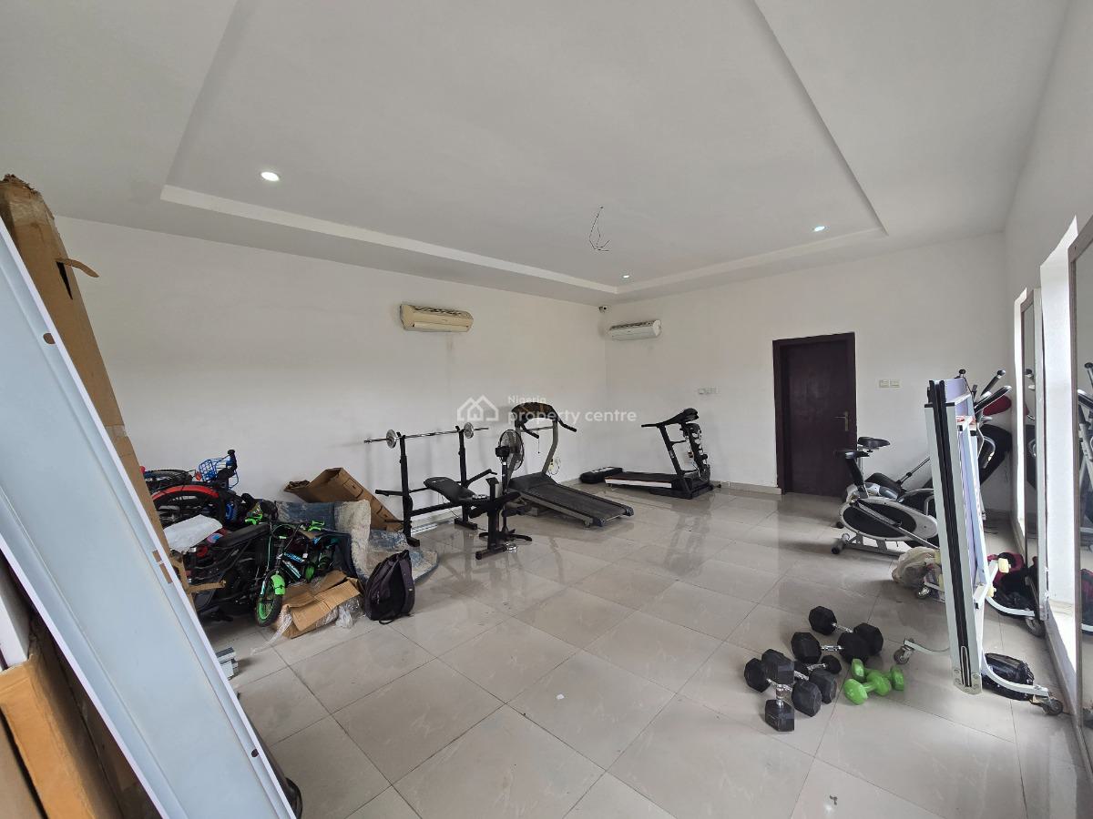 Well Located&fully Serviced 3 Bedroom Apartment with Swimming Pool&gym, Off Oniru Market Road, Lekki Phase 1, Lekki, Lagos, Flat / Apartment for Rent