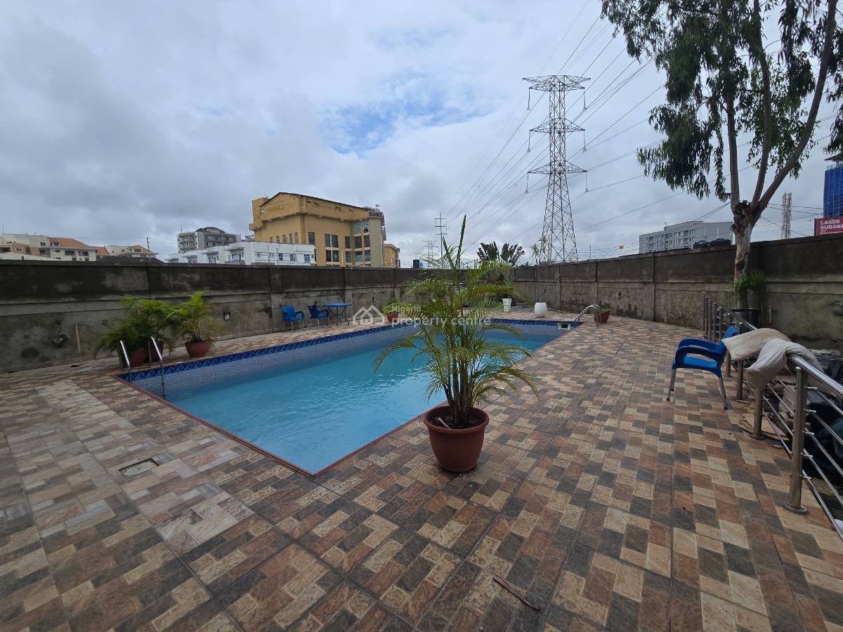 Well Located&fully Serviced 3 Bedroom Apartment with Swimming Pool&gym, Off Oniru Market Road, Lekki Phase 1, Lekki, Lagos, Flat / Apartment for Rent