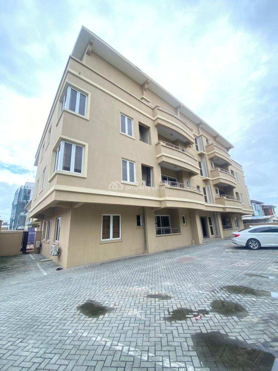 Spacious 3 Bedroom Apartment with Bq and Swimming Pool, Lekki Phase 1, Lekki, Lagos, Flat / Apartment for Rent