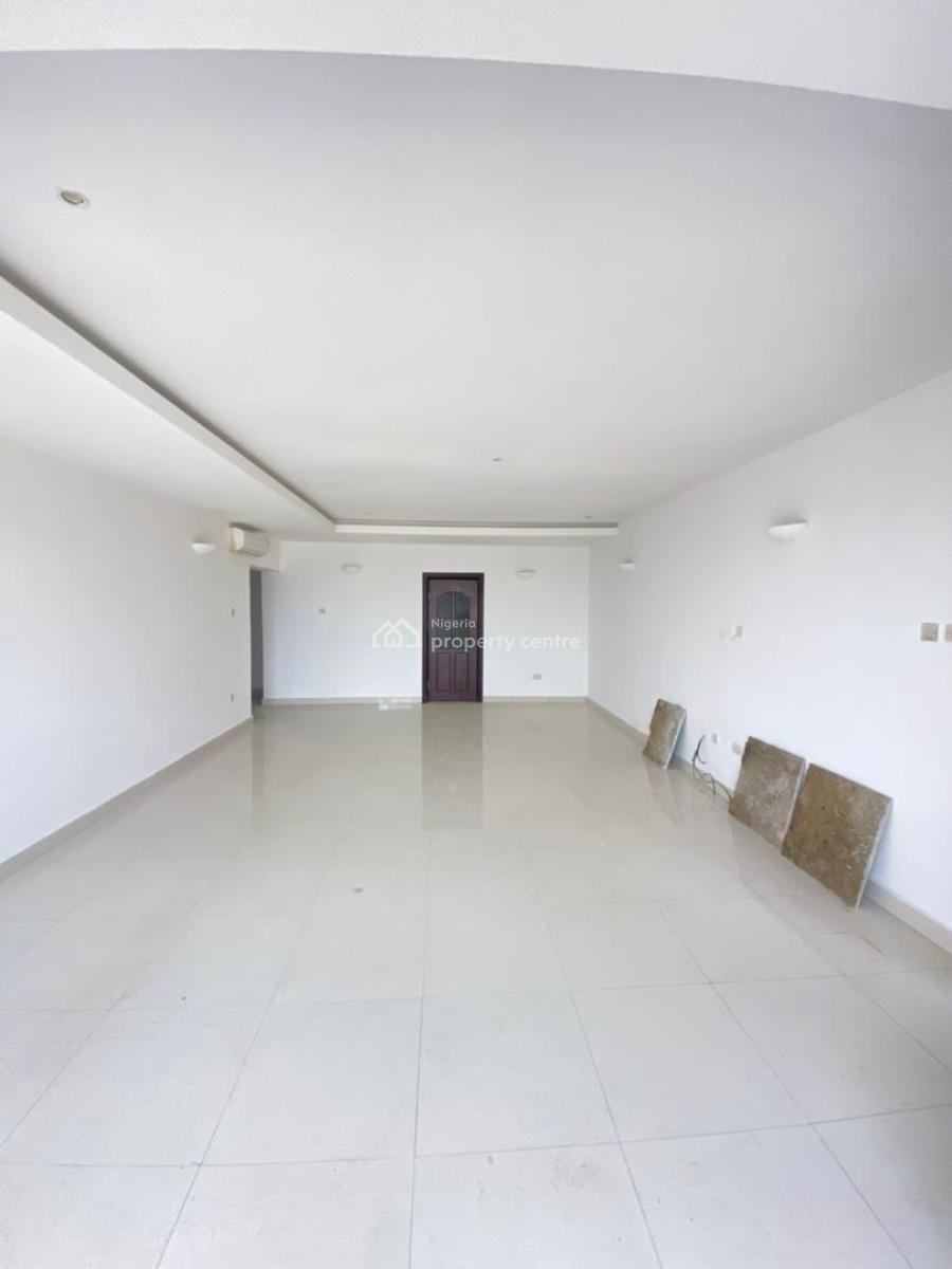 Spacious 3 Bedroom Apartment with Bq and Swimming Pool, Lekki Phase 1, Lekki, Lagos, Flat / Apartment for Rent