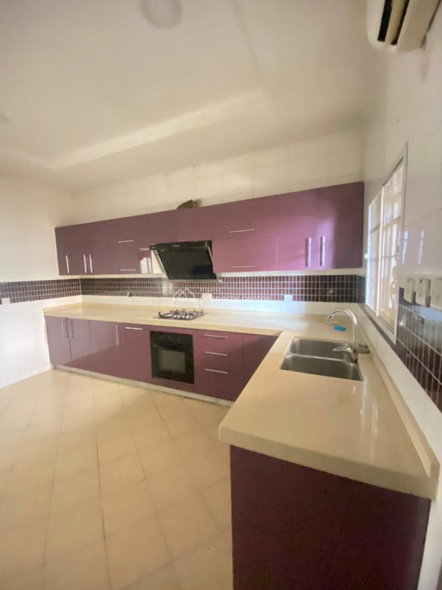 Spacious 3 Bedroom Apartment with Bq and Swimming Pool, Lekki Phase 1, Lekki, Lagos, Flat / Apartment for Rent